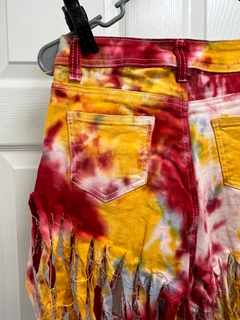 Juniors Red & Yellow Shredded K.I.M Shorts M - Picture 7 of 10